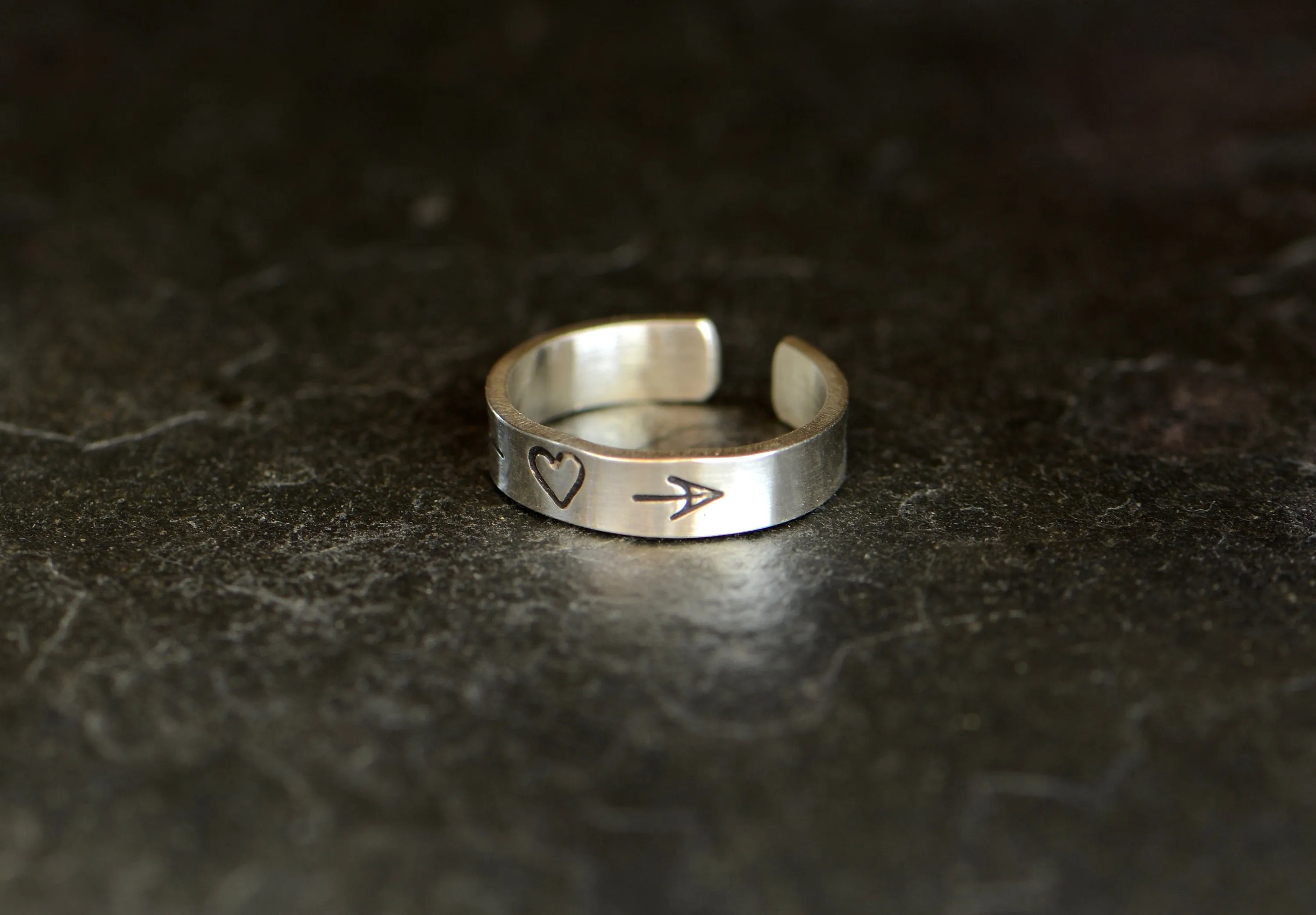 Arrow and heart sterling silver toe ring