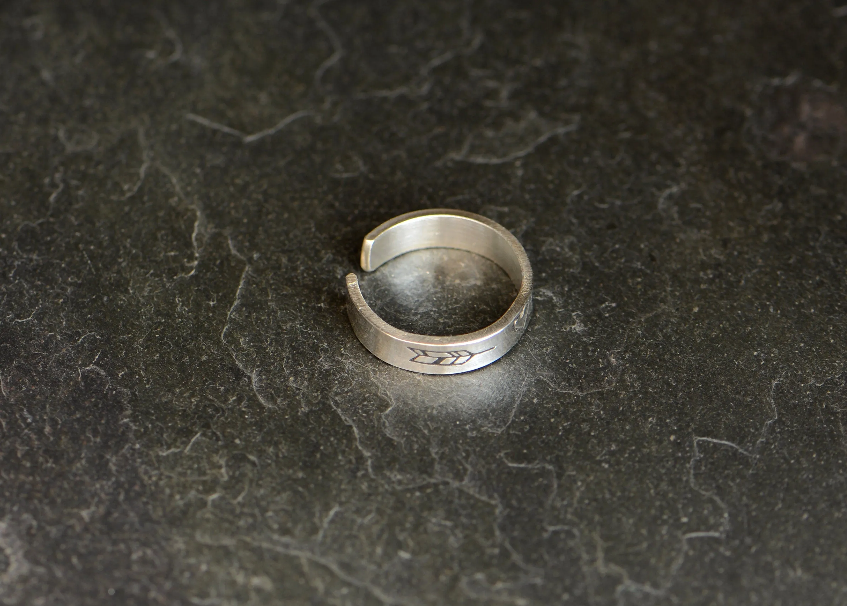 Arrow and heart sterling silver toe ring