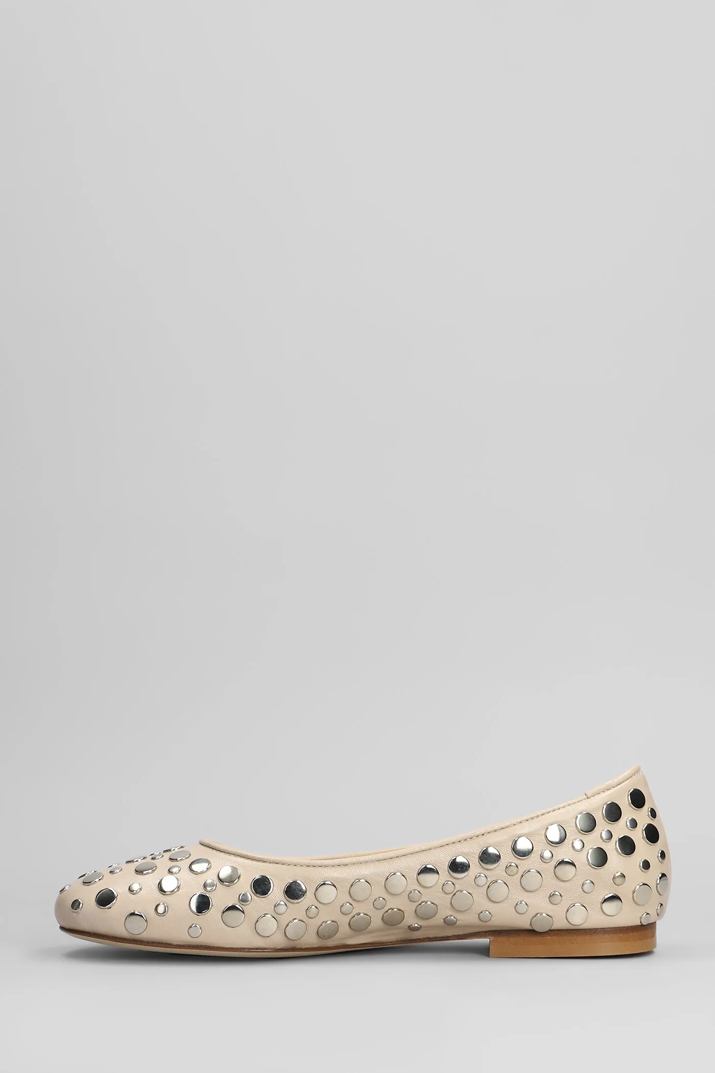 Ballet flats in beige leather