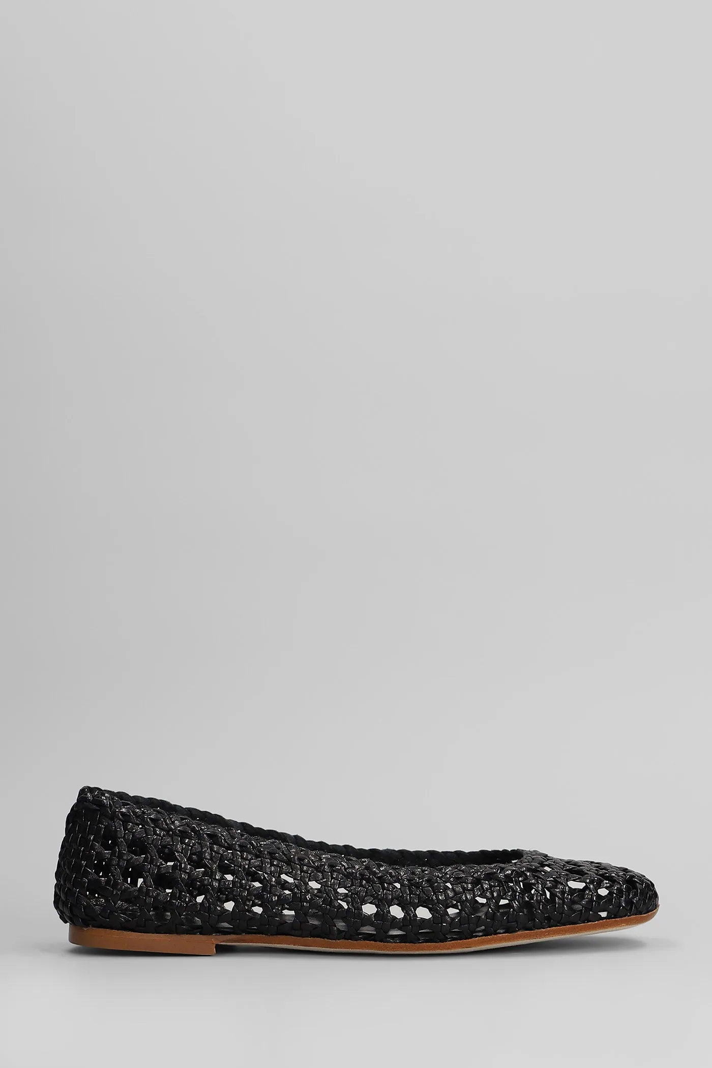 Ballet flats in black leather