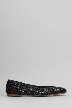 Ballet flats in black leather