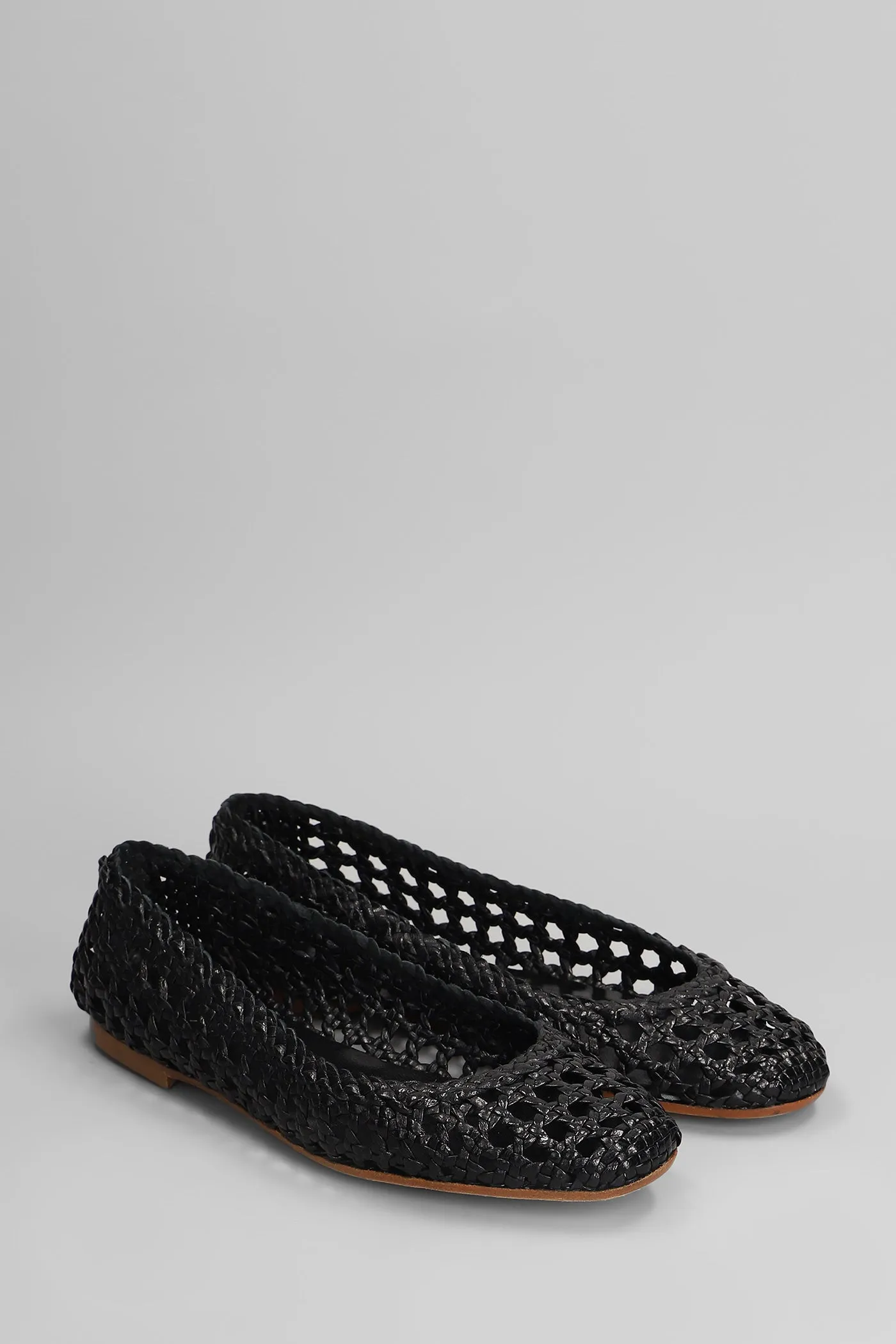 Ballet flats in black leather