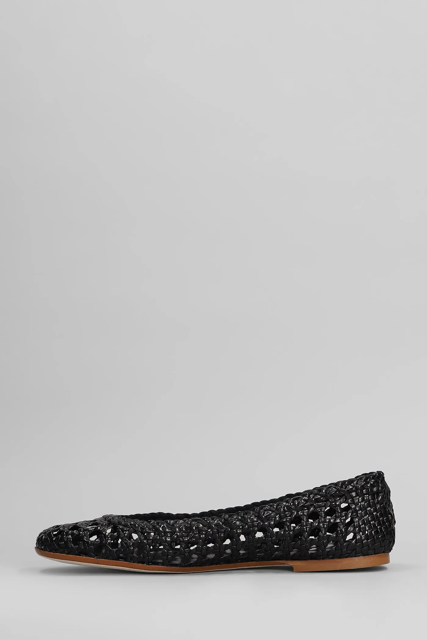 Ballet flats in black leather