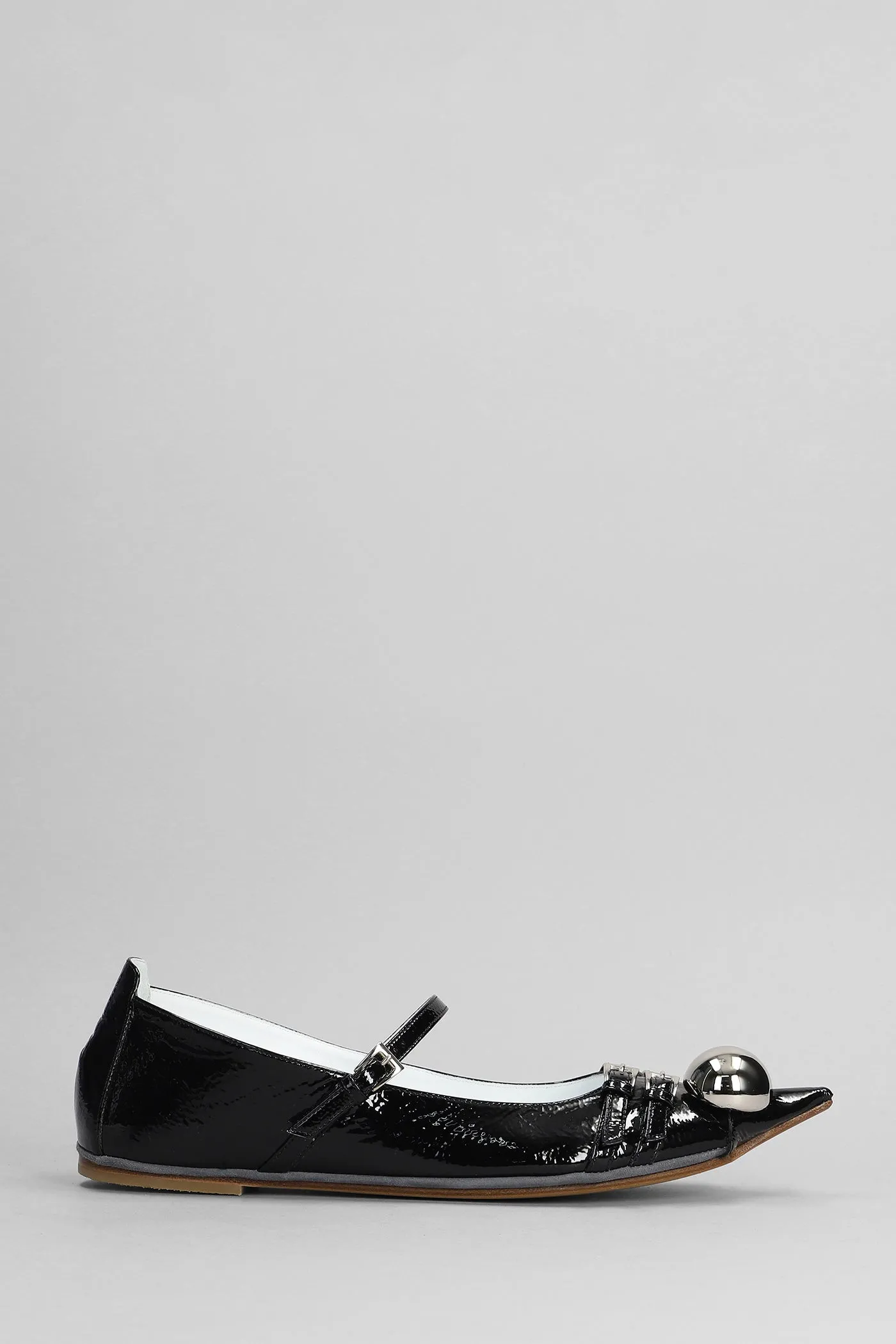 Ballet flats in black leather