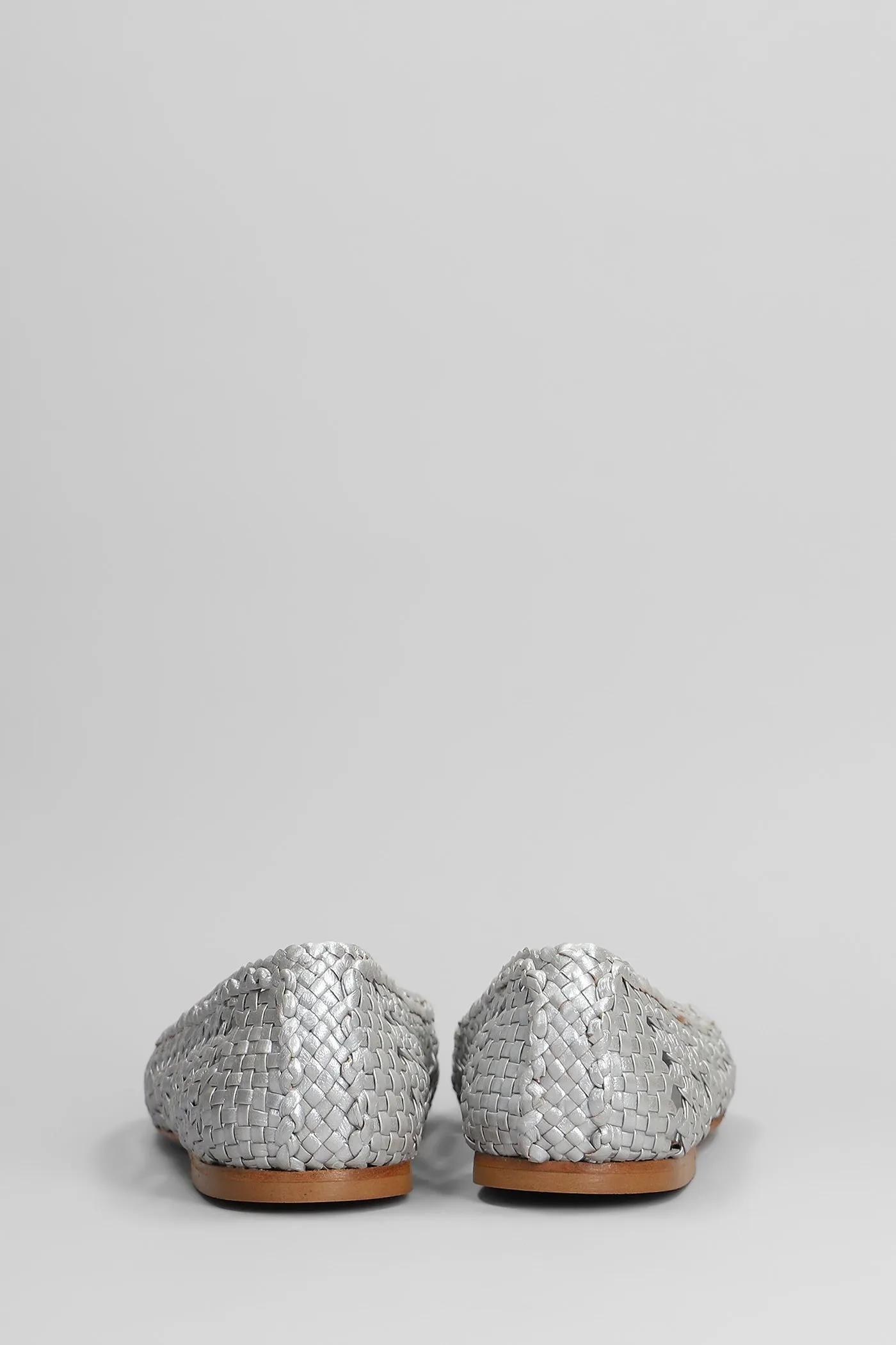 Ballet flats in silver leather