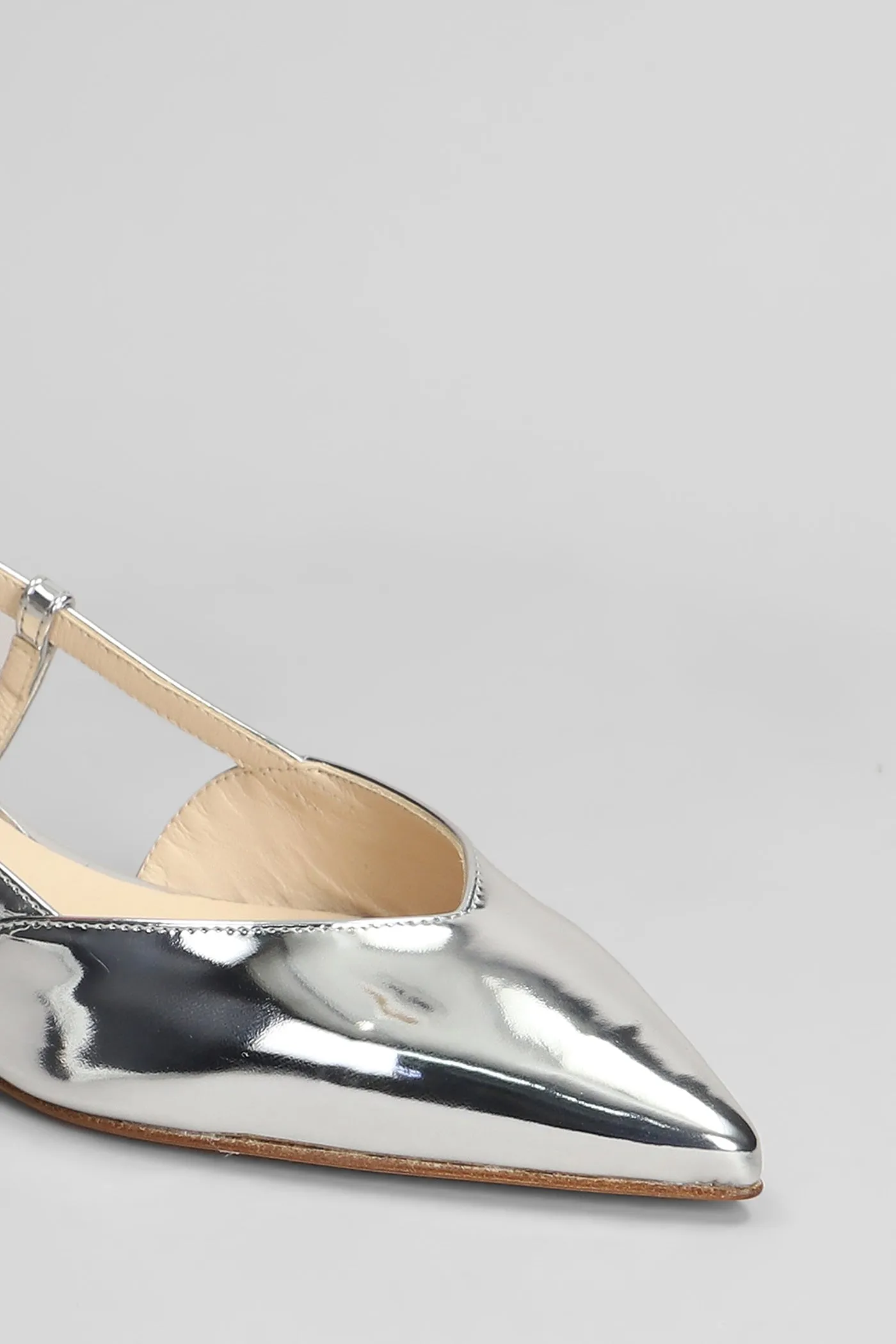 Ballet flats in silver leather