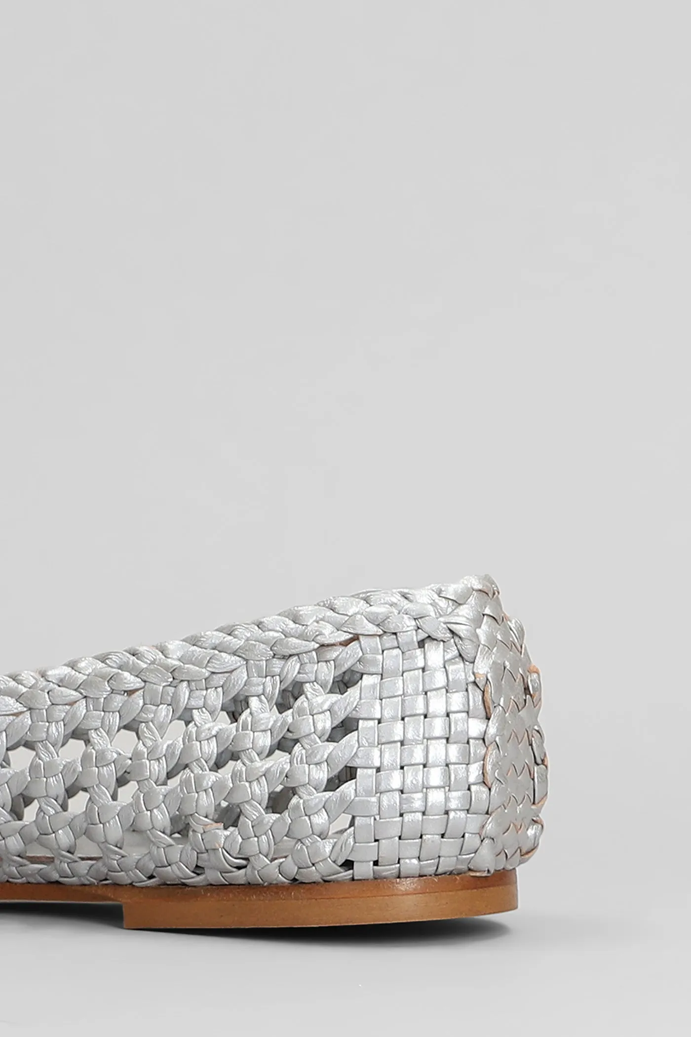 Ballet flats in silver leather