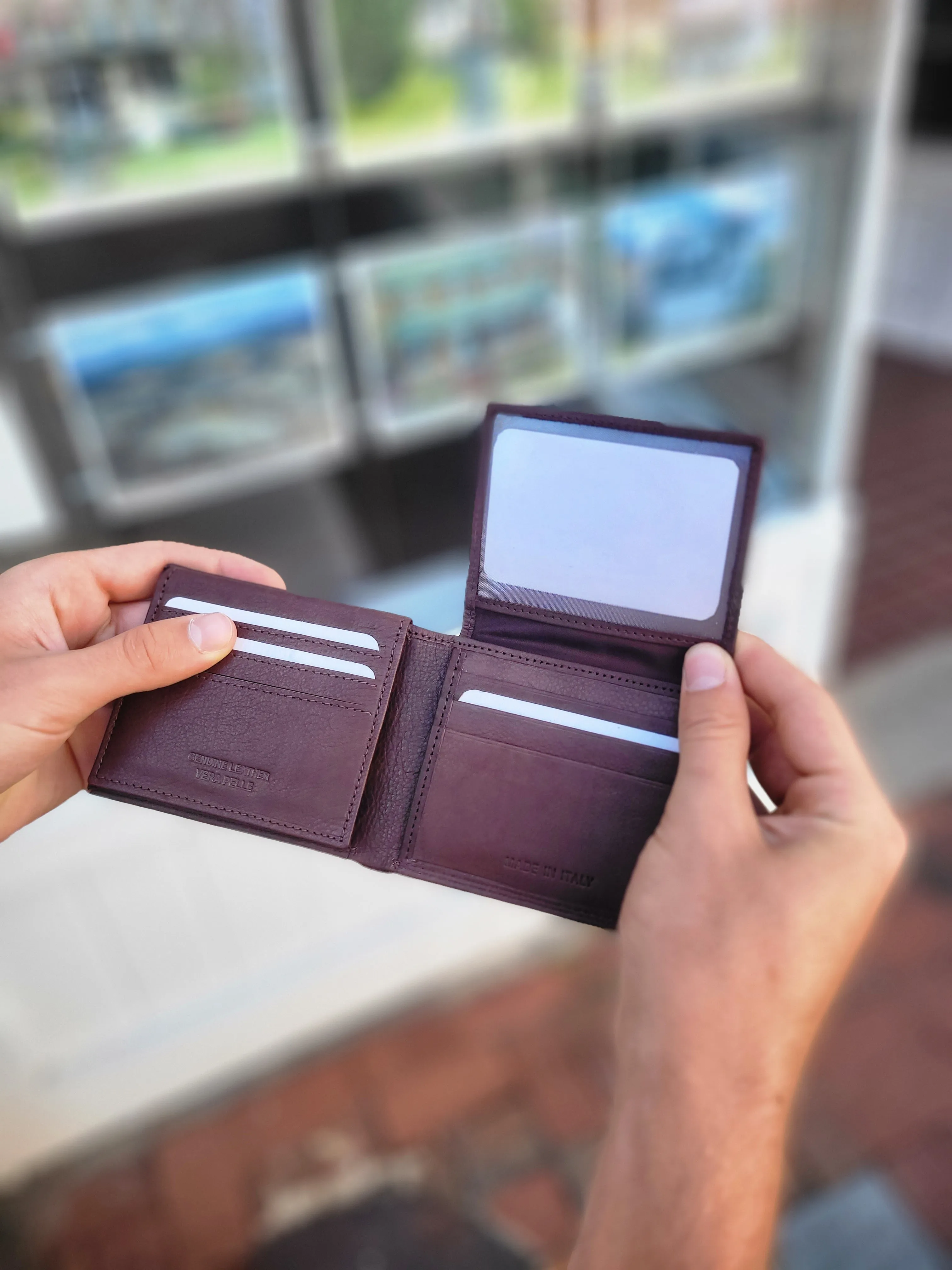 Bi-Fold Wallet with Double Flip-up Flaps