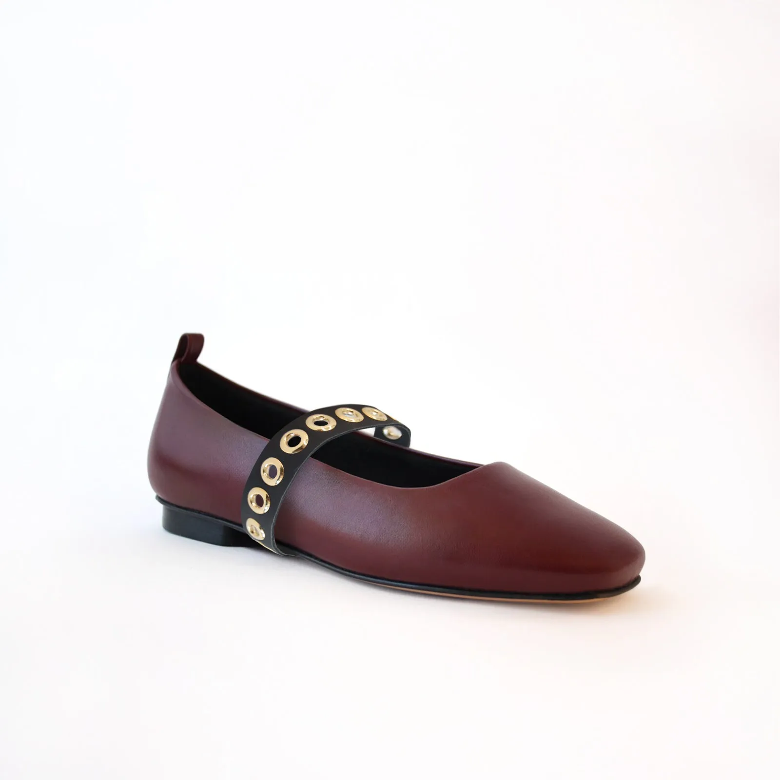Burgundy Ballet Swap Black Ilhos