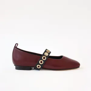 Burgundy Ballet Swap Black Ilhos