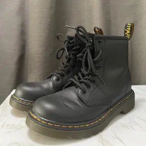 Dr Martens Kids boot kids sz 13