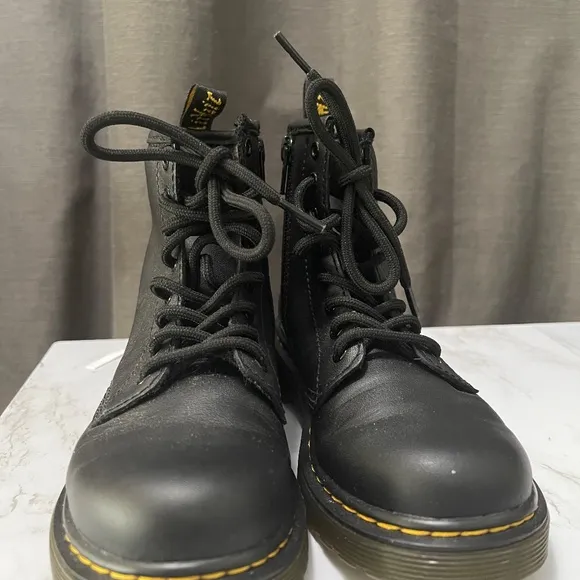 Dr Martens Kids boot kids sz 13