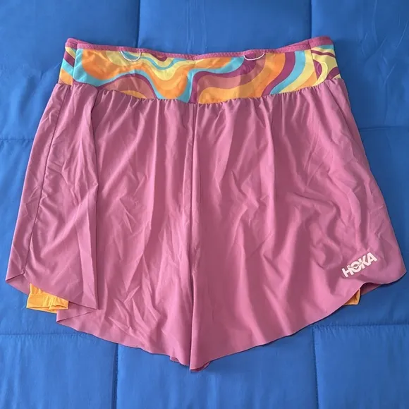 Hoka 2 in 1 Skyguide Running Shorts Womens Sz XL in Beet Root!