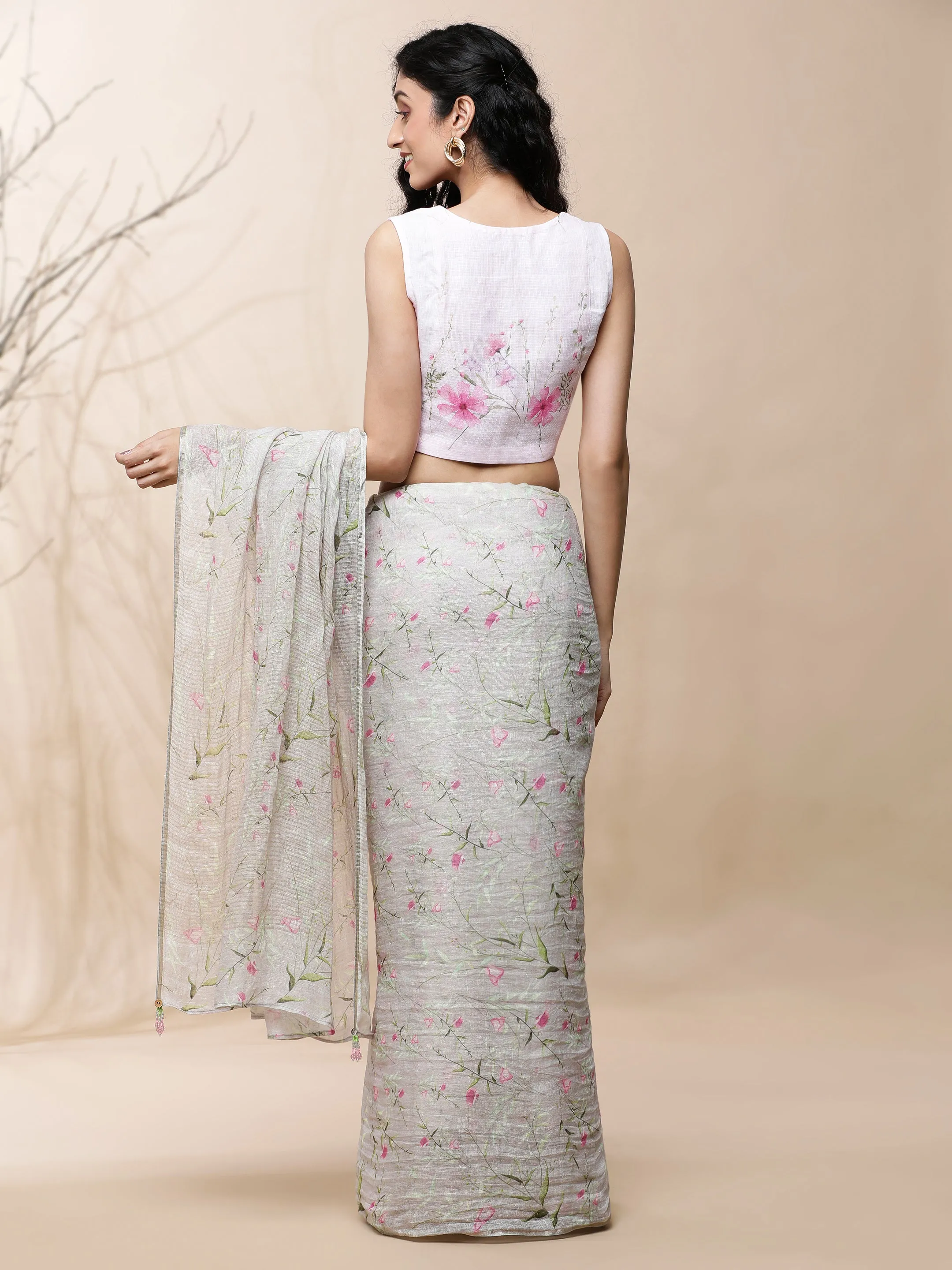 Lata Linen Grey Saree