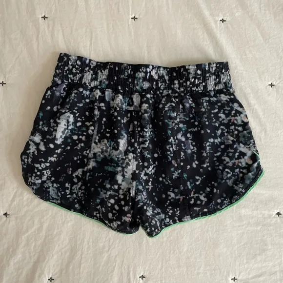 LULULEMON Choose A Side Short *3&quot; in Pixel Haze Multi Black / Dragonfly Size 8