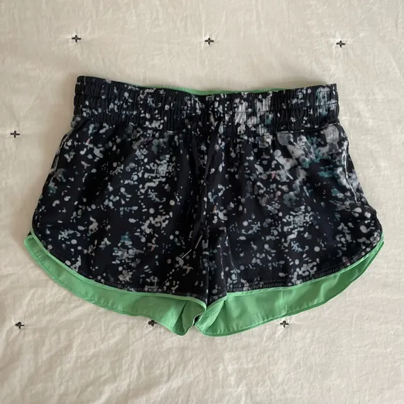LULULEMON Choose A Side Short *3&quot; in Pixel Haze Multi Black / Dragonfly Size 8