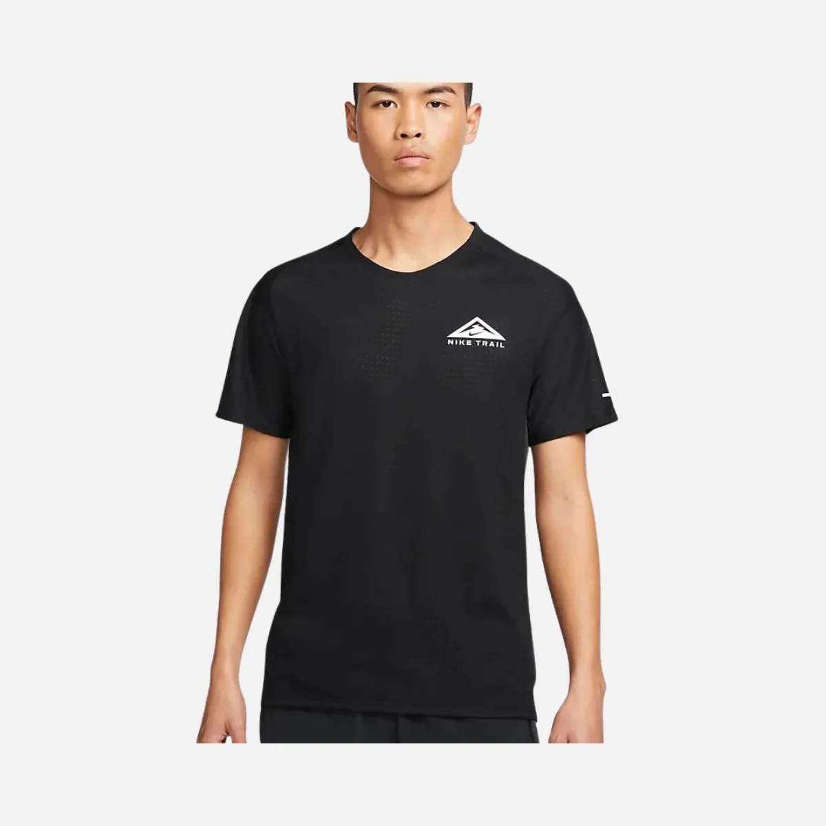 Nike Dri-FIT Trail Solar Chase Men's Short-Sleeve Trail-Running Top -Black