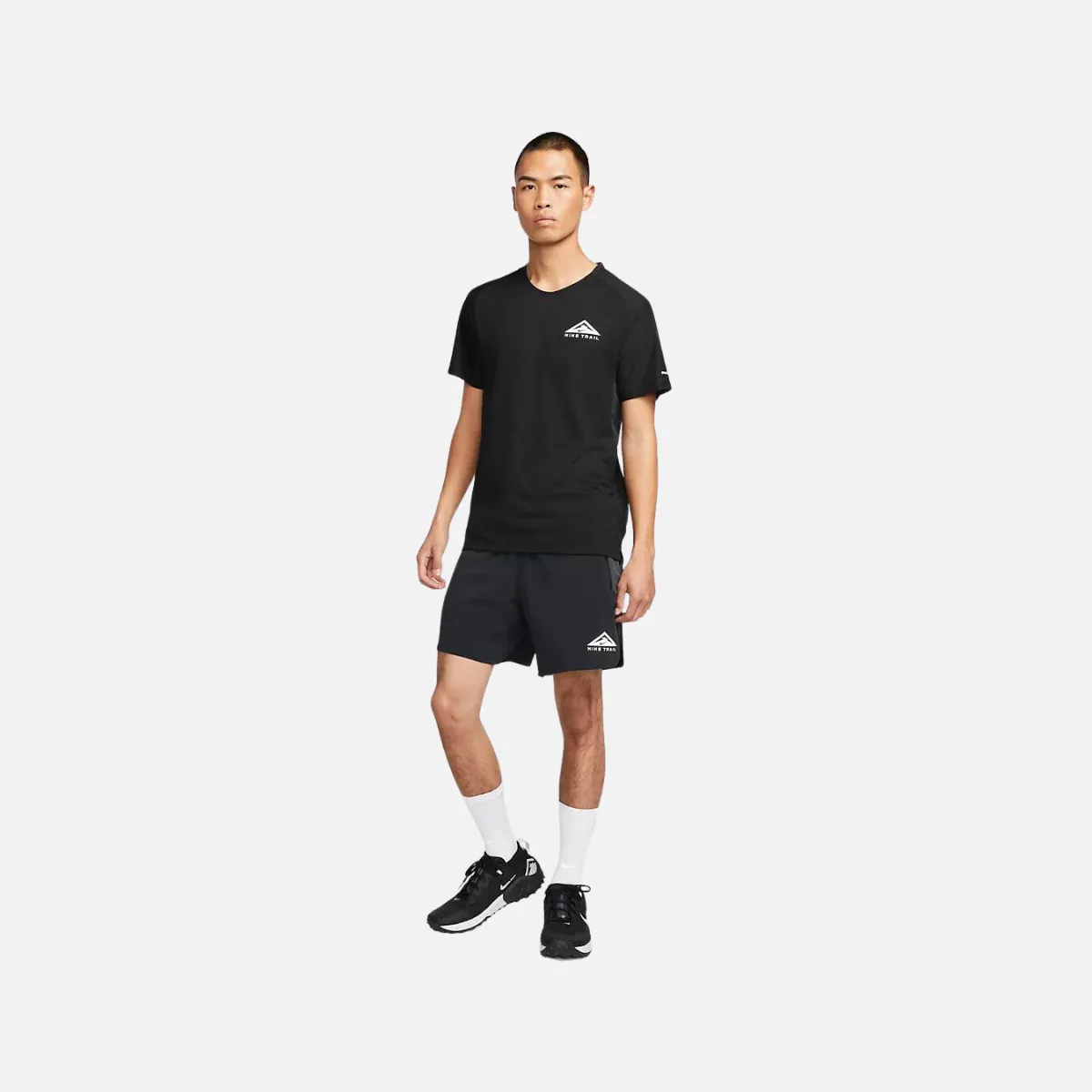 Nike Dri-FIT Trail Solar Chase Men's Short-Sleeve Trail-Running Top -Black