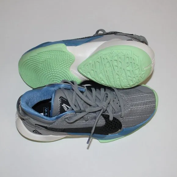 NIKE ZOOM KIDS FREAK 2 GREY/BLACK/WHITE SNEAKER US 4.5