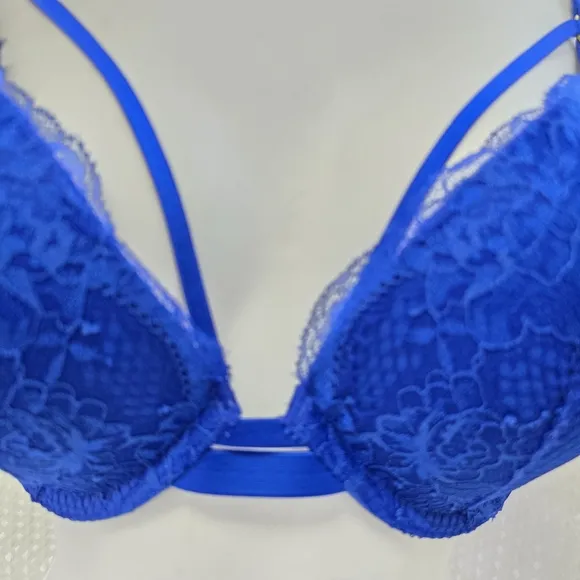 NWOT- Victoria's Secret Very Sexy Strappy Fishnet Lace Push-Up Bra 34DD