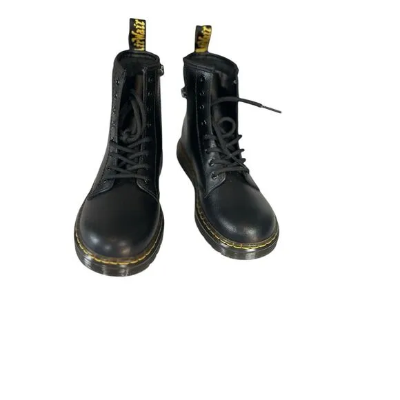 NWT Doc Martens Zavala Youth/Kids Combat Lace Up Leather Black Boots 2US/1UK