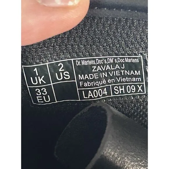 NWT Doc Martens Zavala Youth/Kids Combat Lace Up Leather Black Boots 2US/1UK