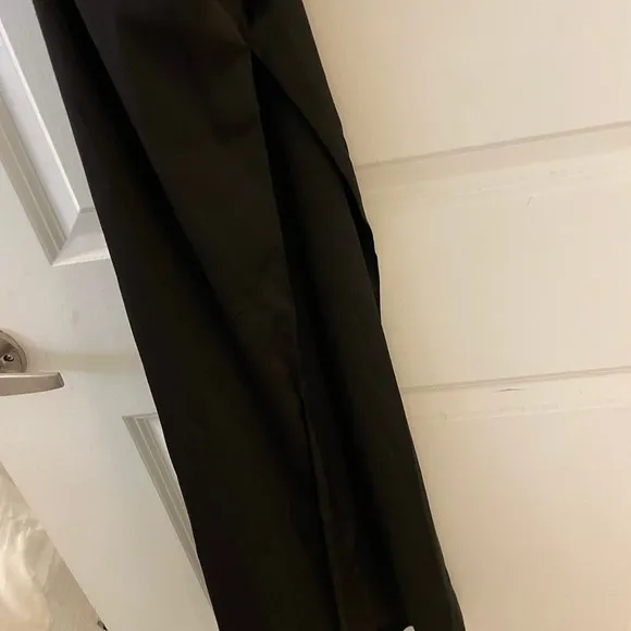 NWT Fame &amp; Partners Shiny‎ Black Strappy Formal Dress Cutouts Slit Size 8