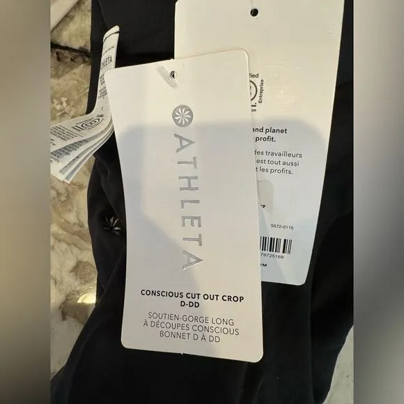 NWT New ATHLETA Conscious Cut Out Crop Bra Top Black Medium D / DD Cup