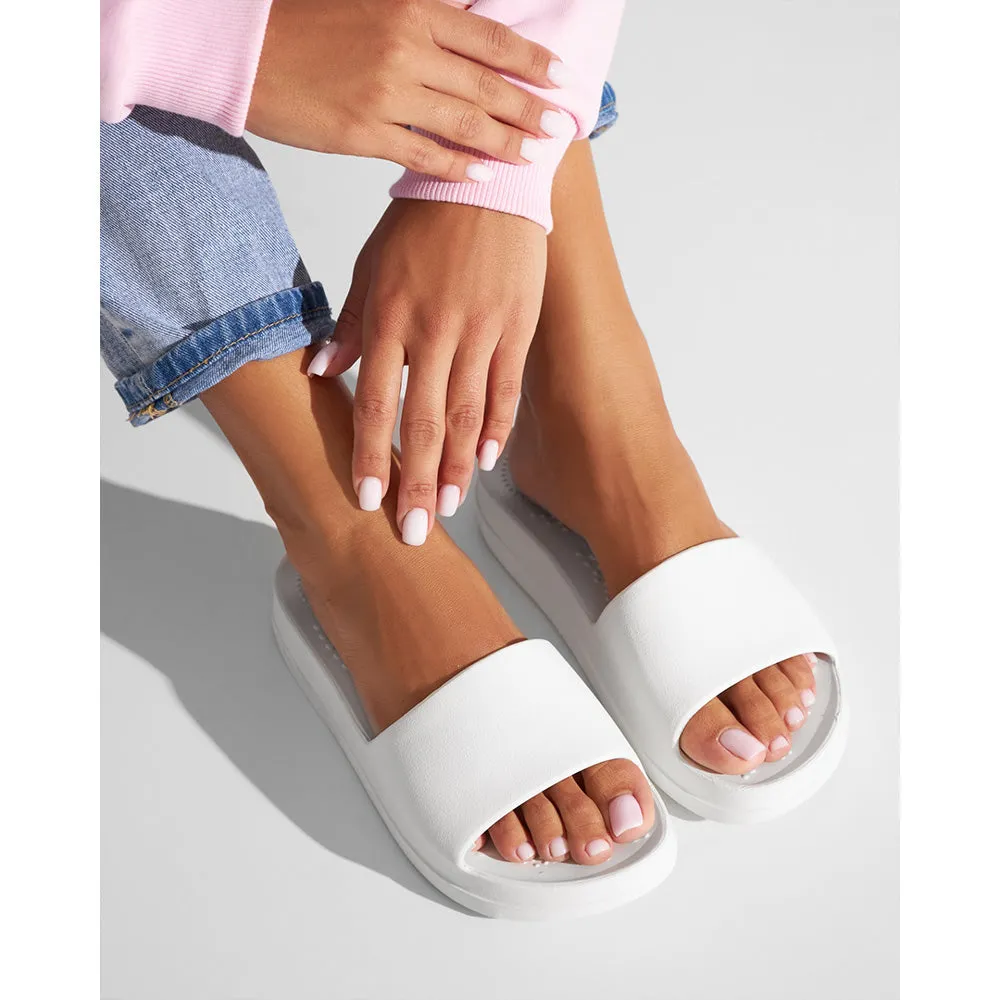 O SLIPPERS Women slippers in Latte