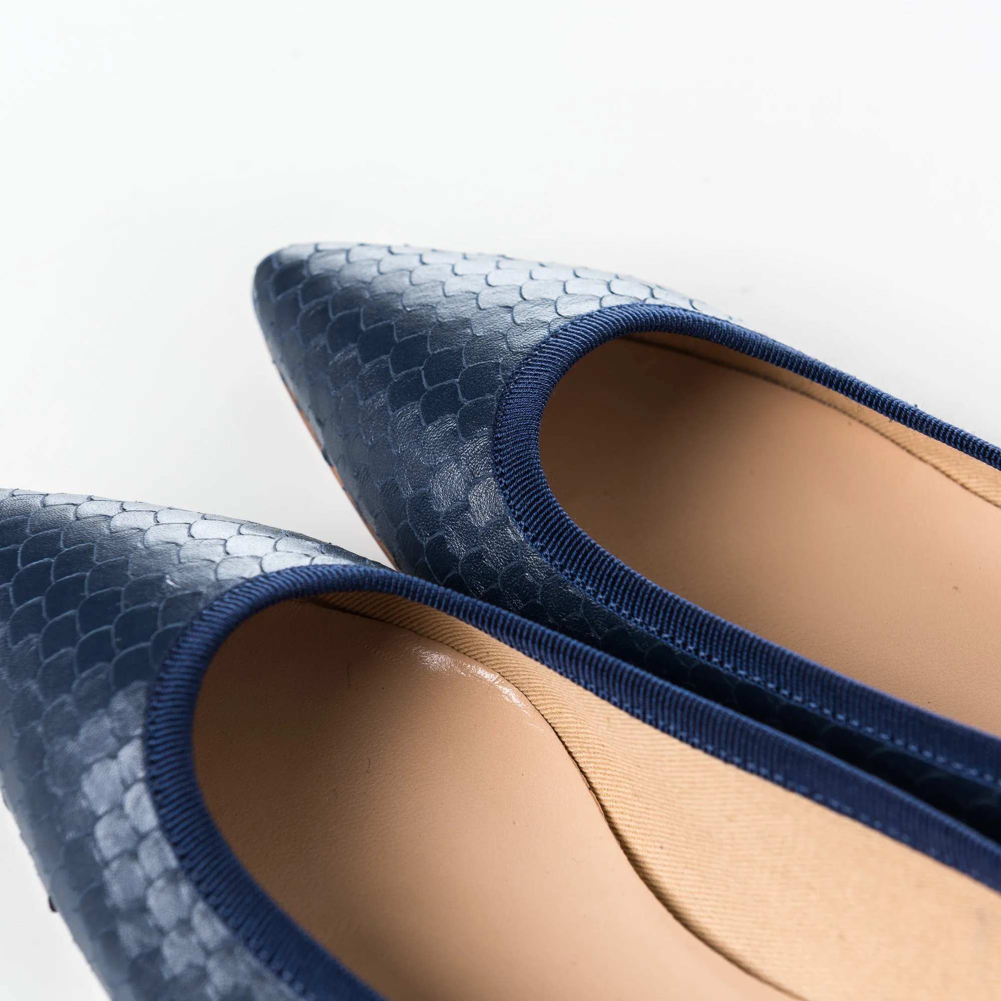 Pointed toe ballet flats blue cobra effect leather