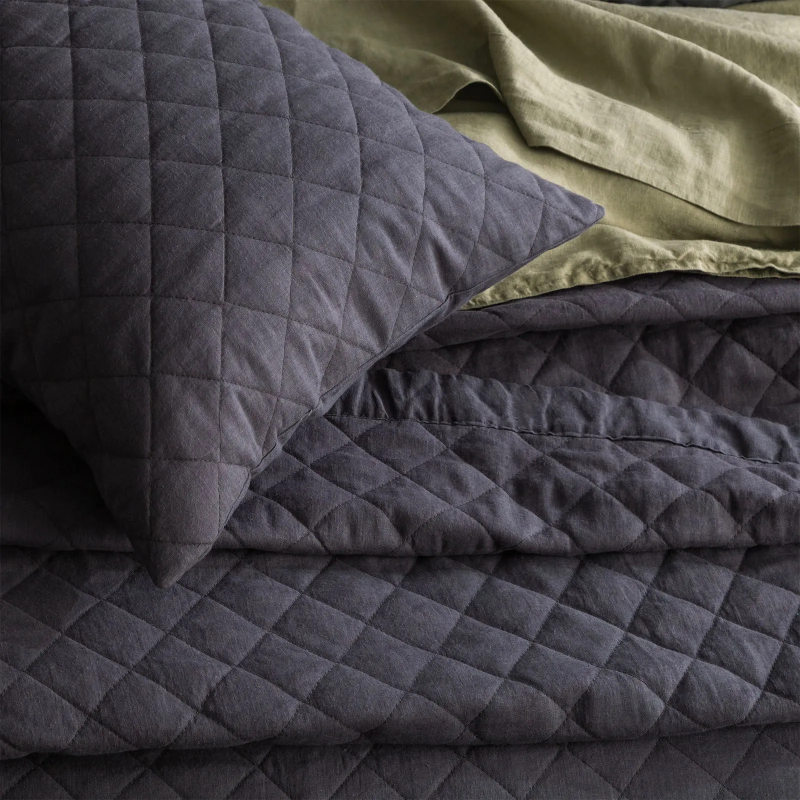 Renee Taylor Cavallo Stone washed French Linen Quilted Bed Coverlet Set - Magnet