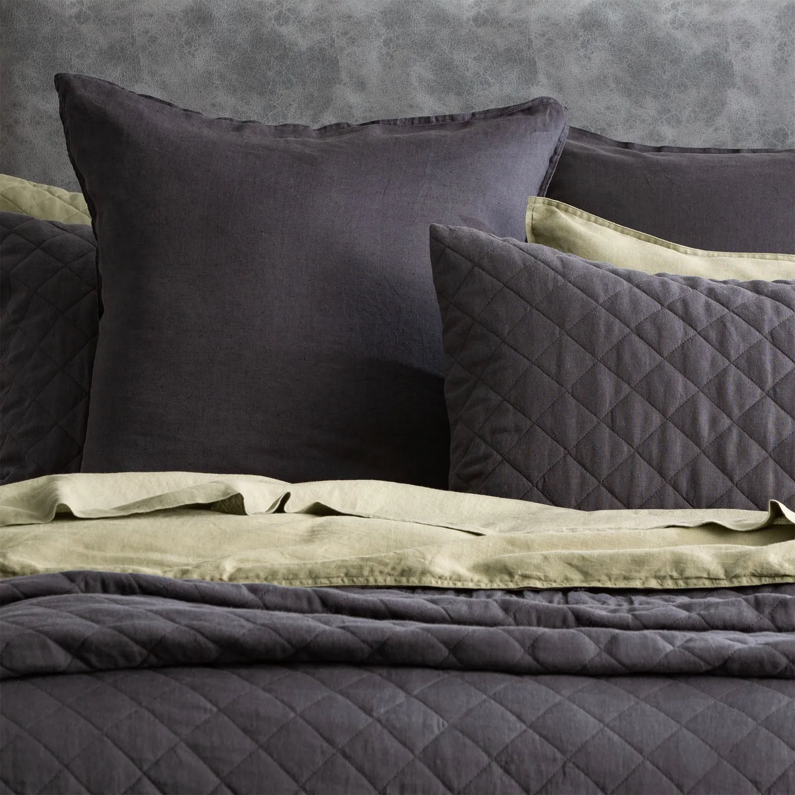 Renee Taylor Cavallo Stone washed French Linen Quilted Bed Coverlet Set - Magnet
