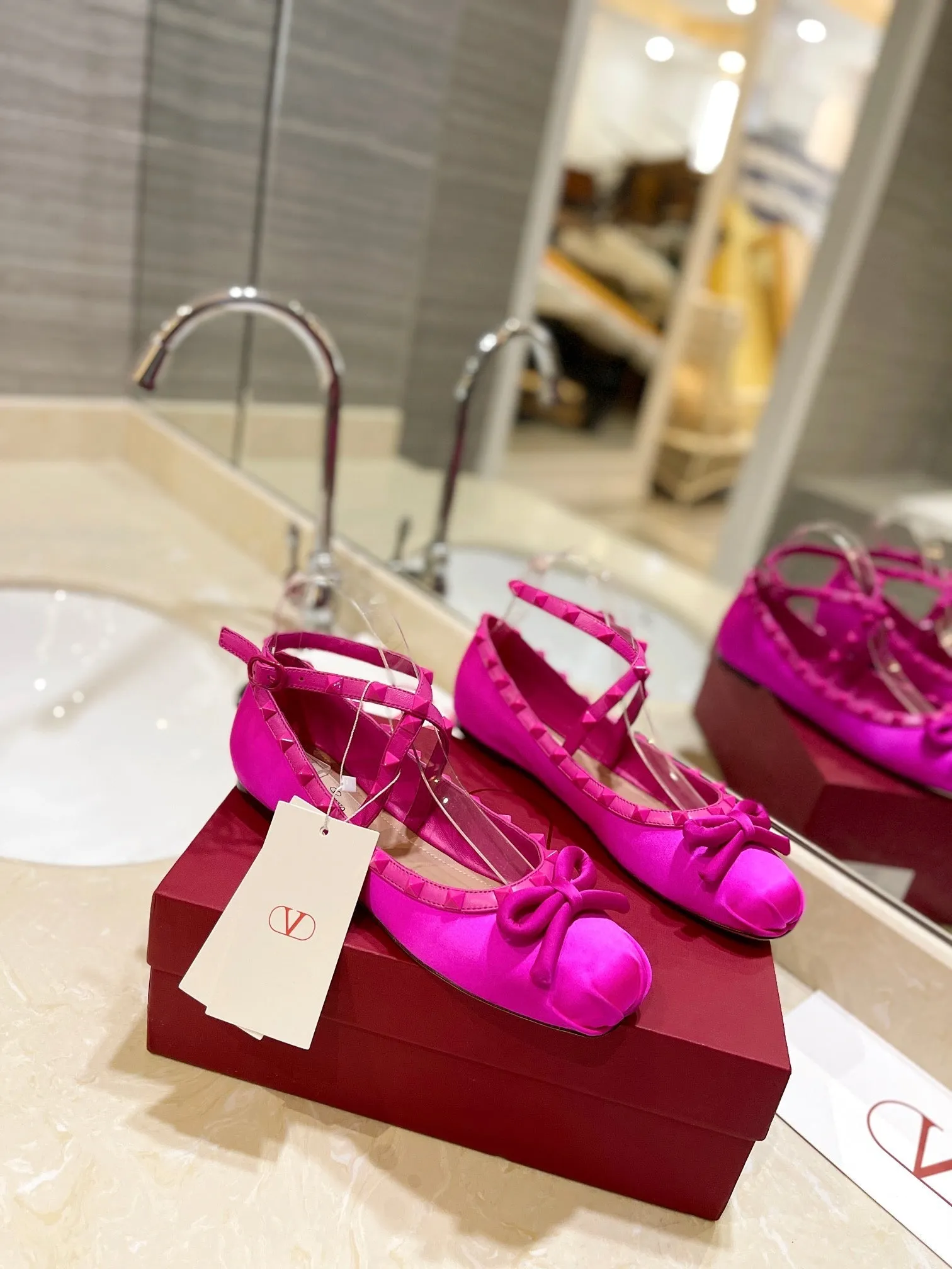 ROCKSTUD PATENT PINK LEATHER BALLERINA