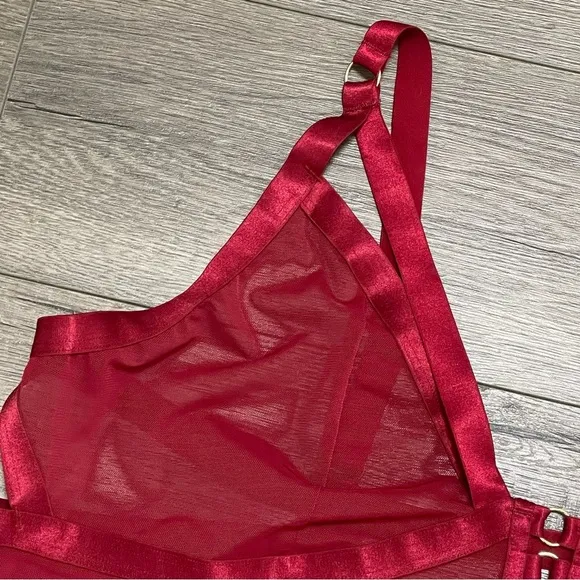 Womens Torrid Overt Strappy Mesh Wireless Bralette Red size 4 NWT